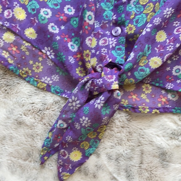 Blouse 🌼 - Picture 4 of 7